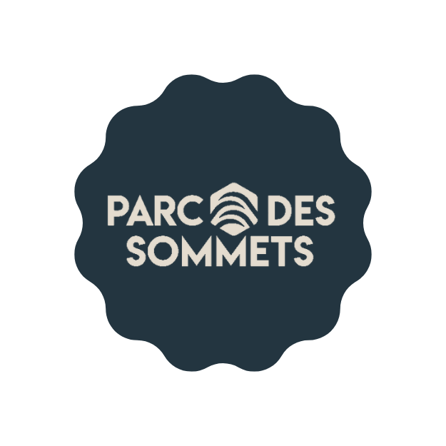 Logo beige sur bleu représentant la marque du Parc des sommets à Bromont